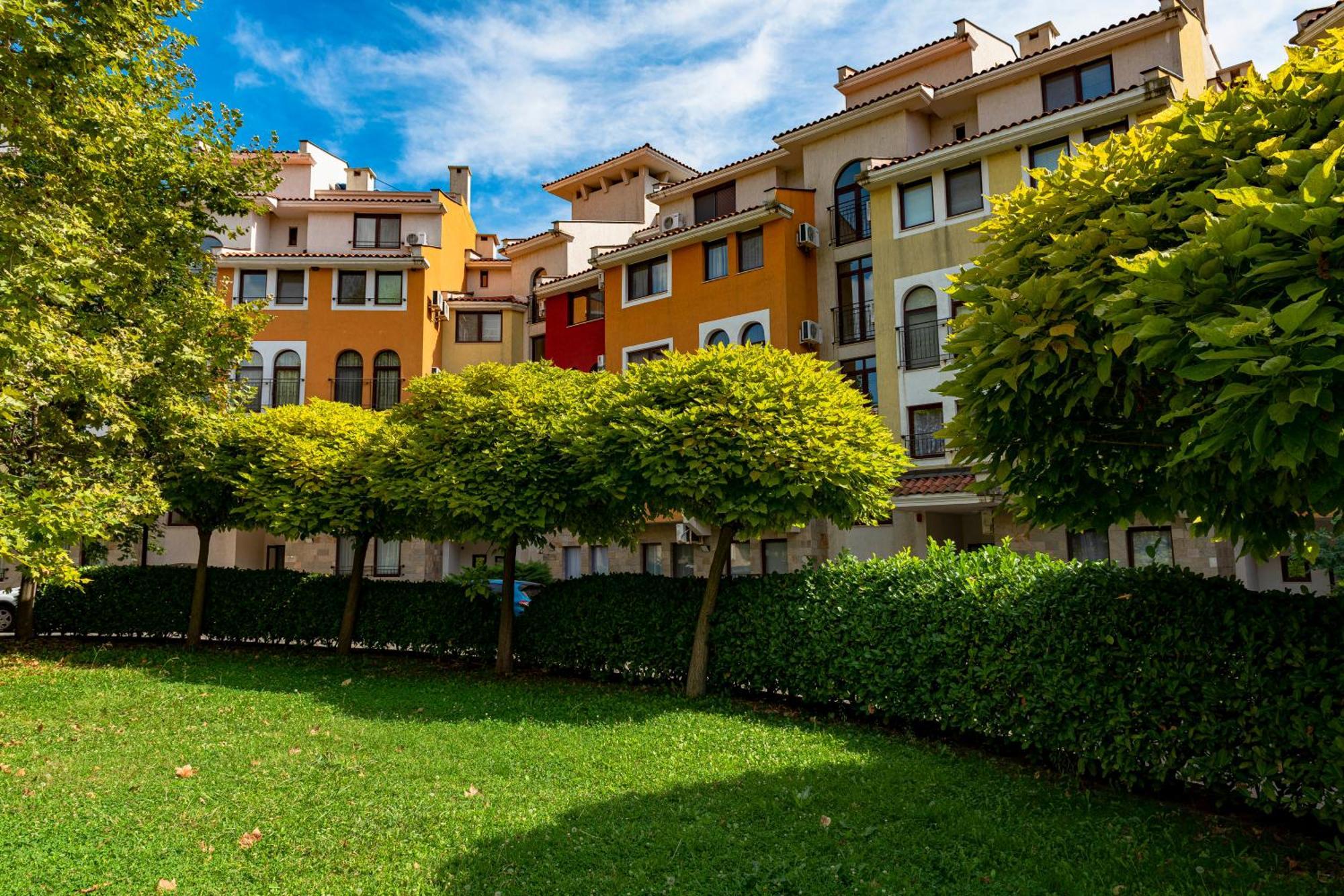 Menada Aheloy Apartments Exterior photo